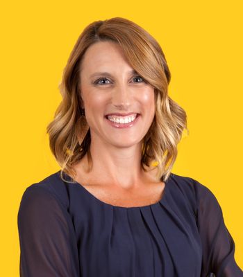 Portrait of Staci Doolin, Broker/Agent.